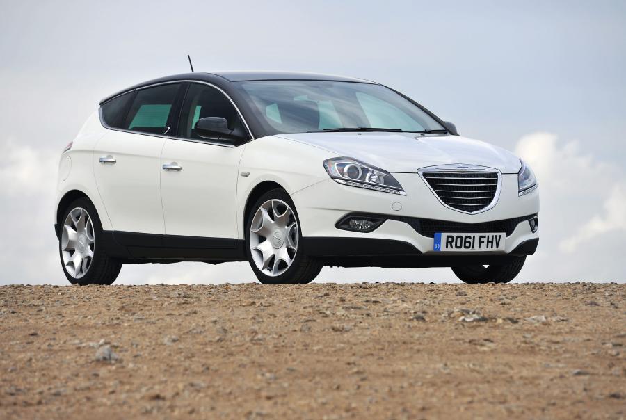  Chrysler Delta 2011 года  (фото 1 из 69)